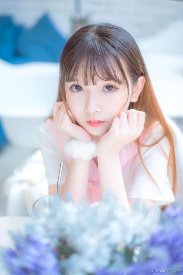 和你一同笑过的人，你可能把他忘掉；但是一同和你哭过的人，你却永远不忘。